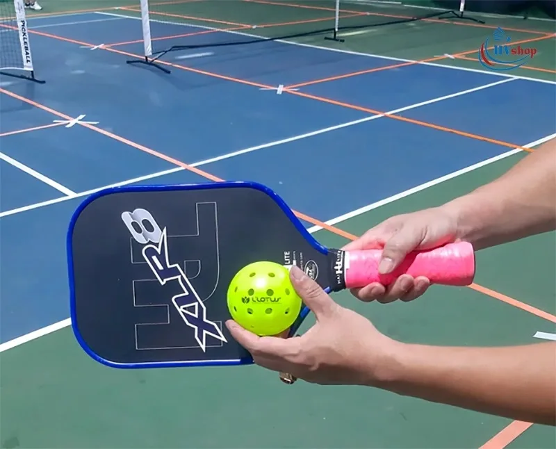 giao bong pickleball