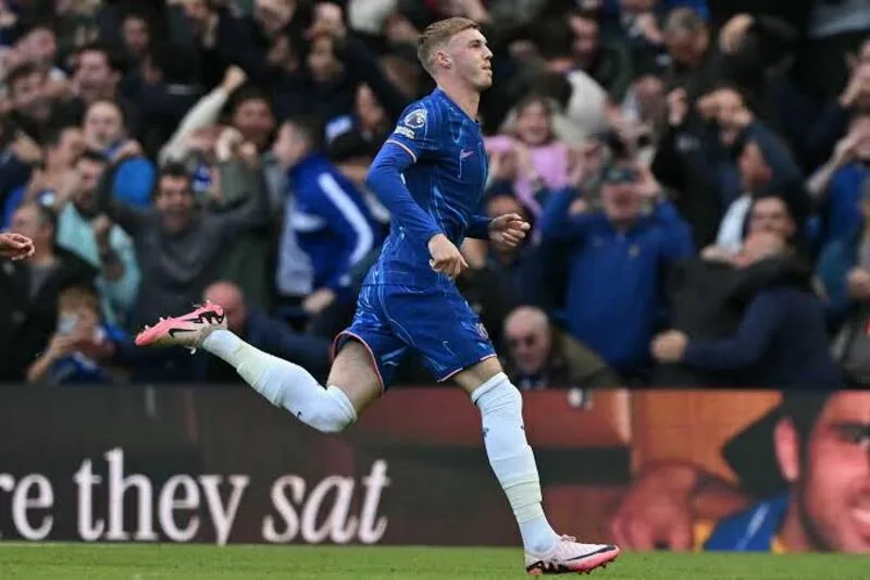Tiền đạo Chelsea